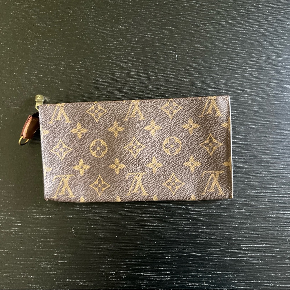 Louis Vuitton Brown and Gold Key Holder